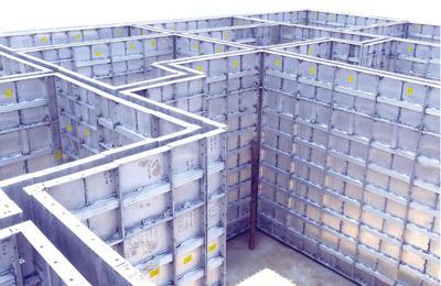 铝模板施工与净水设备的应用与协同